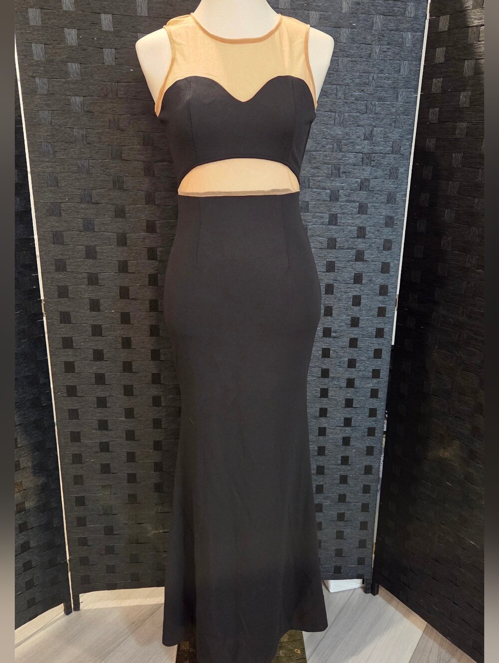 Who I Am NWT Black Sweetheart Cutout Evening Gown 8 Sheer Mesh Trumpet Dress